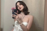 Chaturbate aurora_the_ballerina - wearing a white dress in front of the mirror