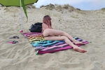 Chaturbate belle_alice - (Pink Wig) Feets on the sand
